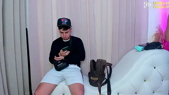 Yourslust  online show from 04-13-26, 08:46