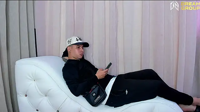 Yourslust  online show from 03-26-26, 01:31