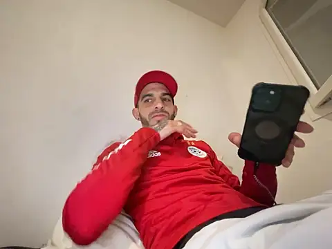 Rebeu313 online show from 12-16-25, 04:55