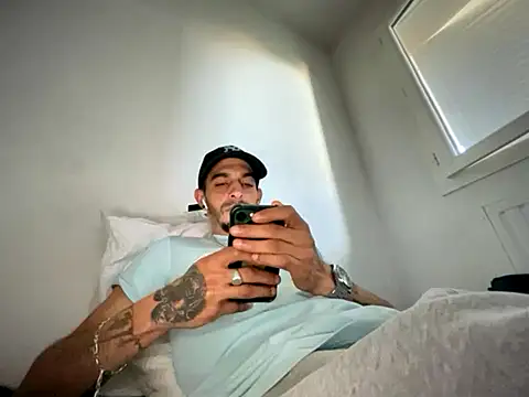 Rebeu313 online show from 11-10-25, 11:37