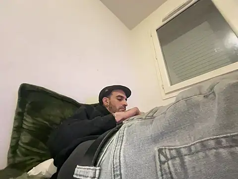 Rebeu313 online show from 01-16-26, 01:31