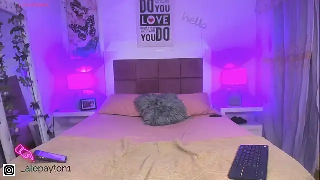 Snapshot of Alexa_paytom1 chatting on 02-28-26, 11:48 Alexa paytom1 online show from 02-28-26, 11:48