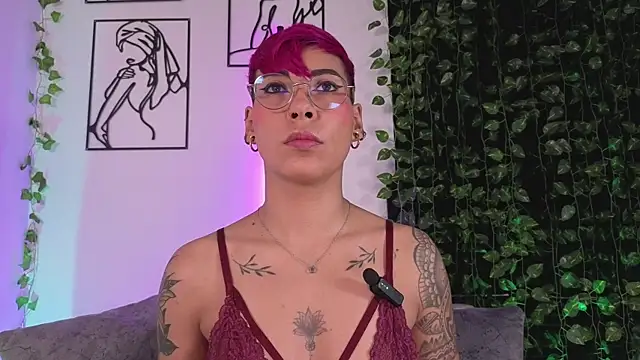 MiaMorgan  online show from 01-16-26, 01:48