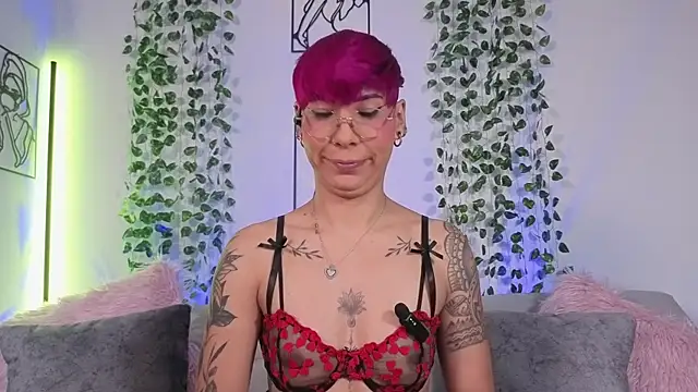 MiaMorgan  online show from 04-06-26, 02:07