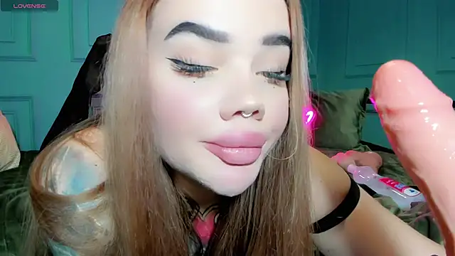 Snapshot of Aira_vi chatting on 01-11-25, 02:47 Aira vi online show from 01-11-25, 02:47