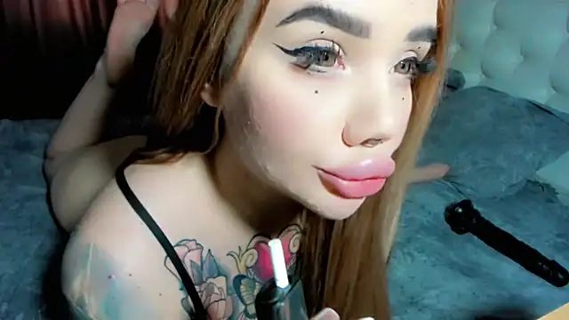 Snapshot of Aira_vi chatting on 02-11-25, 03:50 Aira vi online show from 02-11-25, 03:50