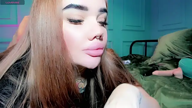 Snapshot of Aira_vi chatting on 12-30-24, 06:38 Aira vi online show from 12-30-24, 06:38