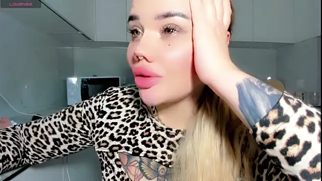 Snapshot of Aira_vi chatting on 12-04-24, 10:57 Aira vi online show from 12-04-24, 10:57