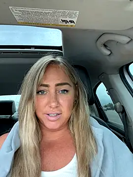 Snapshot of sunshinekisses chatting on 09-22-25, 04:35 sunshinekisses online show from 09-22-25, 04:35