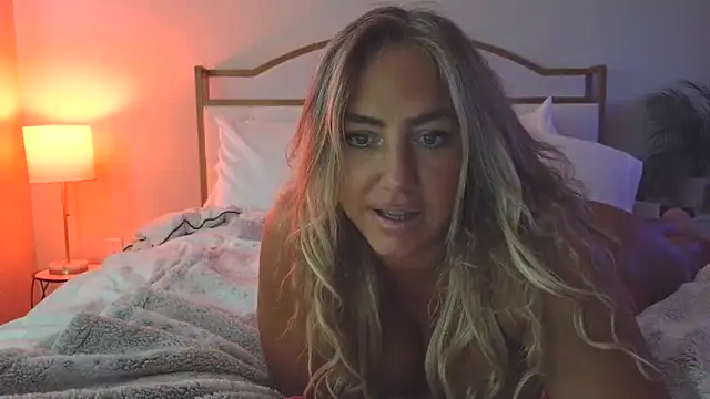 Snapshot of sunshinekisses chatting on 06-16-26, 02:50 sunshinekisses online show from 06-16-26, 02:50