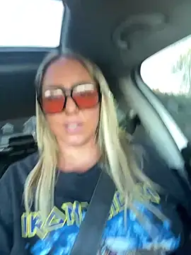Snapshot of sunshinekisses chatting on 05-24-26, 11:48 sunshinekisses online show from 05-24-26, 11:48