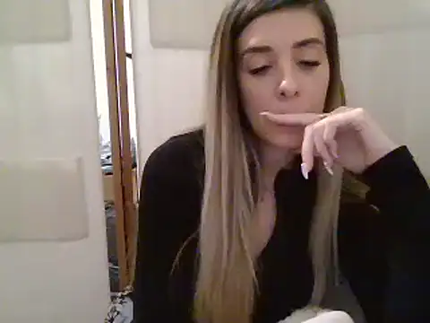 Snapshot of MissBella131 chatting on 01-27-25, 06:41 MissBella131 online show from 01-27-25, 06:41