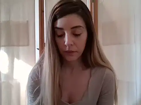 Snapshot of MissBella131 chatting on 02-07-25, 01:32 MissBella131 online show from 02-07-25, 01:32