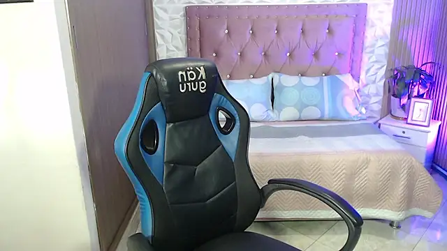 Perla prg online show from 03-21-26, 01:59