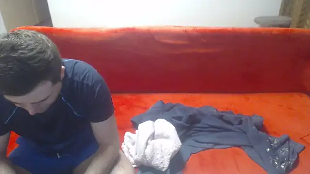 Snapshot of AngelAndDevil92 chatting on 01-28-25, 05:56 AngelAndDevil92 online show from 01-28-25, 05:56