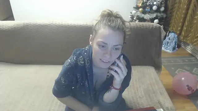 Snapshot of AngelAndDevil92 chatting on 12-14-24, 04:19 AngelAndDevil92 online show from 12-14-24, 04:19