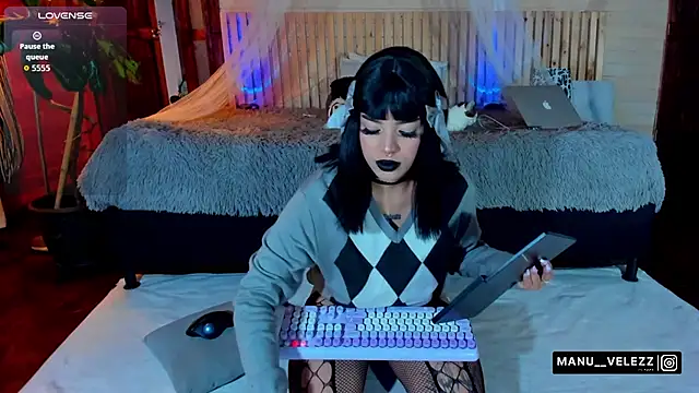 Manu Velez online show from 11-27-25, 06:03