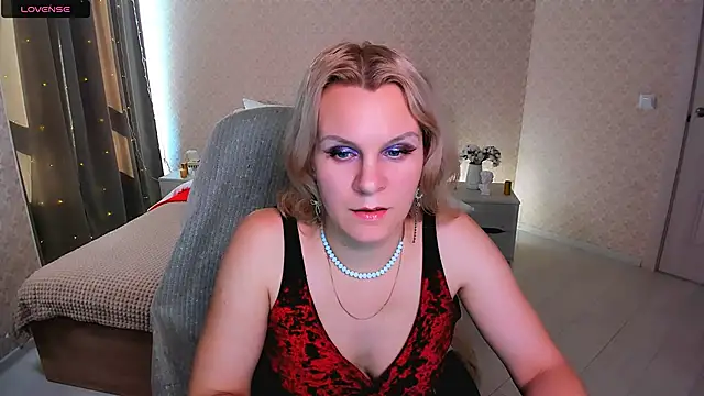 Louisa Bay online show from 03-07-25, 11:29