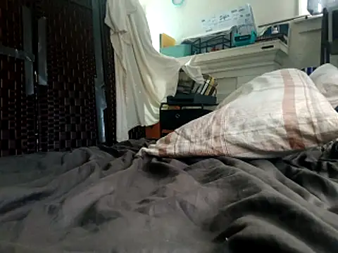 DevinToore online show from 11-08-25, 07:06