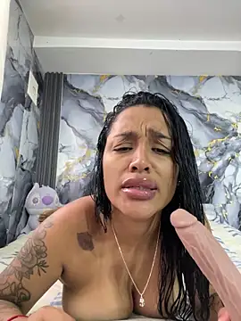 Snapshot of KatalinnaBrown chatting on 05-21-26, 04:26 KatalinnaBrown online show from 05-21-26, 04:26