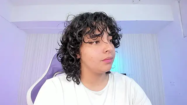 Snapshot of miku_katsuragi chatting on 02-01-26, 02:43 miku katsuragi online show from 02-01-26, 02:43