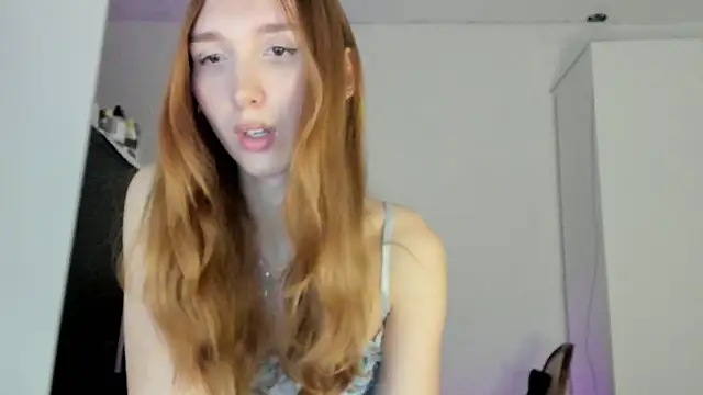 Snapshot of LisaIcon chatting on 10-04-25, 09:38 LisaIcon online show from 10-04-25, 09:38