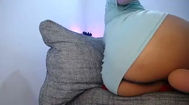 Snapshot of Sophia_dirty31 chatting on 02-20-25, 10:37 Sophia dirty31 online show from 02-20-25, 10:37