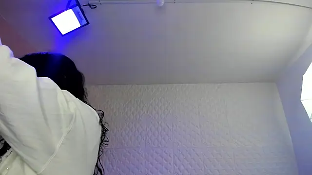 Snapshot of Violetaa_diazz chatting on 10-11-25, 09:16 Violetaa diazz online show from 10-11-25, 09:16