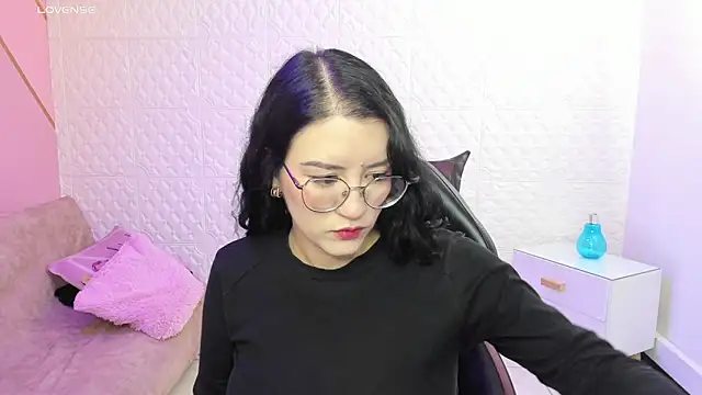 Snapshot of Violetaa_diazz chatting on 10-20-25, 09:15 Violetaa diazz online show from 10-20-25, 09:15