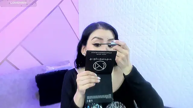 Snapshot of Violetaa_diazz chatting on 02-28-26, 09:14 Violetaa diazz online show from 02-28-26, 09:14