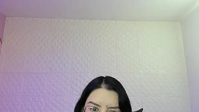 Snapshot of Violetaa_diazz chatting on 09-18-25, 09:07 Violetaa diazz online show from 09-18-25, 09:07
