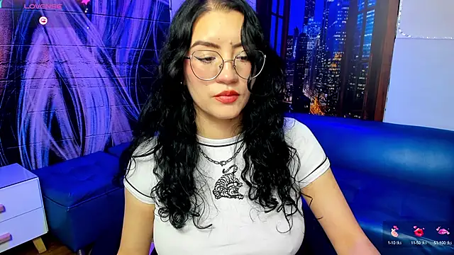 Snapshot of Violetaa_diazz chatting on 02-26-25, 12:09 Violetaa diazz online show from 02-26-25, 12:09