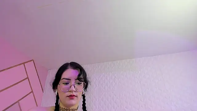 Violetaa diazz online show from 04-28-26, 02:27