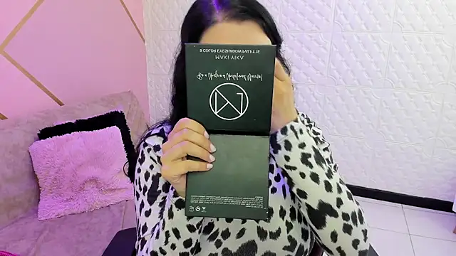 Violetaa diazz online show from 11-06-25, 09:08