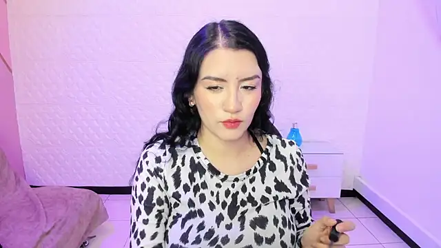 Violetaa diazz online show from 10-27-25, 10:22