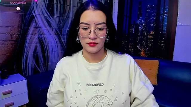 Snapshot of Violetaa_diazz chatting on 02-15-25, 09:06 Violetaa diazz online show from 02-15-25, 09:06