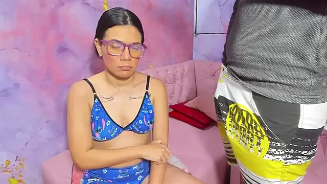 Snapshot of Living_room chatting on 03-05-25, 03:18 Living room online show from 03-05-25, 03:18