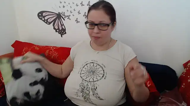 Snapshot of LadyHellene chatting on 03-06-25, 10:20 LadyHellene online show from 03-06-25, 10:20