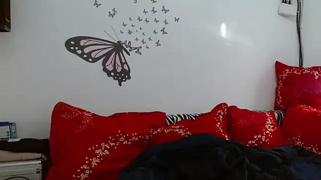 Snapshot of LadyHellene chatting on 09-21-25, 06:18 LadyHellene online show from 09-21-25, 06:18