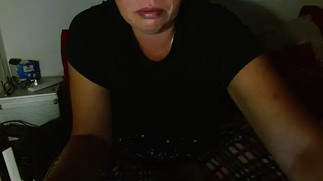 Snapshot of LadyHellene chatting on 09-30-25, 04:46 LadyHellene online show from 09-30-25, 04:46
