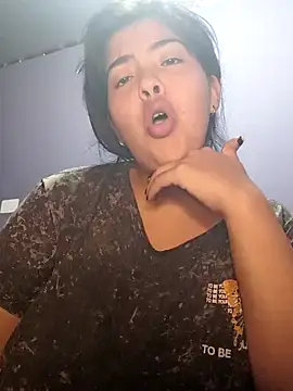 Snapshot of prettyboobs11 chatting on 12-17-24, 08:45 prettyboobs11 online show from 12-17-24, 08:45