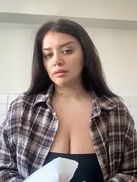 Amberseyes online show from 05-15-26, 12:03
