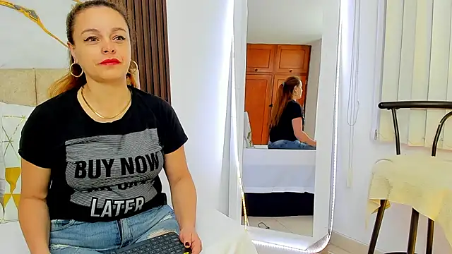 cristalwalker   online show from 02-03-26, 10:31