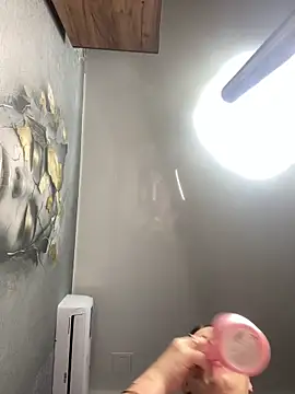 Lola Hale online show from 04-08-26, 07:15