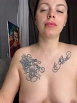 Lola Hale online show from 04-05-26, 06:14