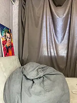 Lola Hale online show from 04-15-26, 06:08