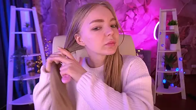 Snapshot of EmilySunshineS chatting on 02-04-26, 07:14 EmilySunshineS online show from 02-04-26, 07:14