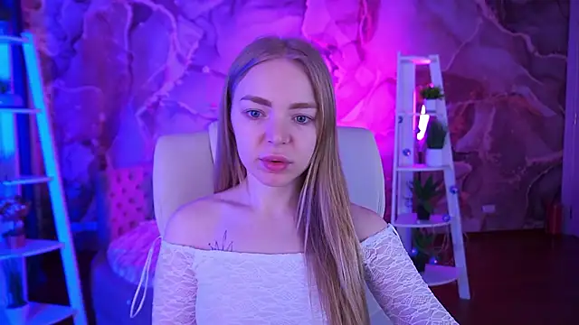 Snapshot of EmilySunshineS chatting on 02-02-26, 07:07 EmilySunshineS online show from 02-02-26, 07:07