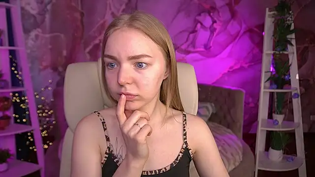 EmilySunshineS online show from 03-28-26, 05:19