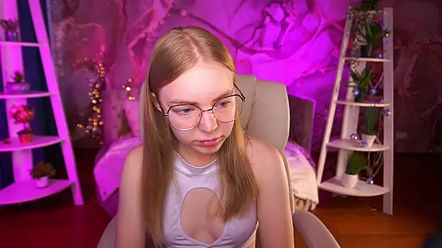 Snapshot of EmilySunshineS chatting on 03-01-26, 07:19 EmilySunshineS online show from 03-01-26, 07:19